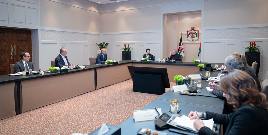 His Majesty King Abdullah follows up on progress in the government’s executive programme for the Economic Modernisation Vision for 2023, at a meeting attended by HRH Crown Prince Hussein, stressing the importance of expediting the implementation of the programme, focusing on major projects and preparing the workforce to benefit from arising opportunities (Photo courtesy of Royal Court)