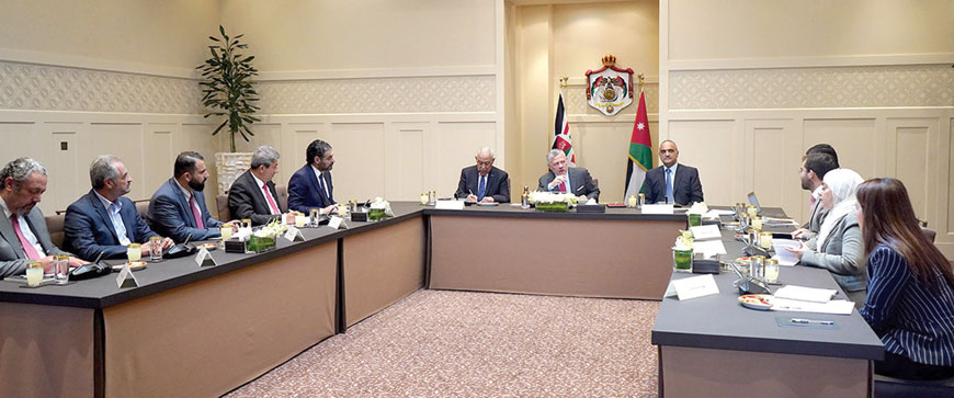 His Majesty King Abdullah meets with private sector representatives on Sunday, where he stresses the role of business owners and innovators in achieving growth and developing economic sectors (Photo courtesy of Royal Court)