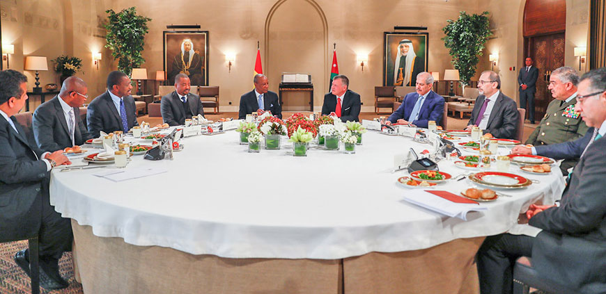 His Majesty King Abdullah meets with President of Guinea Alpha Condé in Amman on Monday (Photo courtesy of Royal Court)