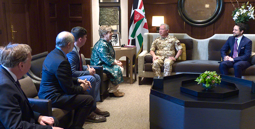  His Majesty King Abdullah receives Chair of the UK House of Commons Foreign Affairs Committee MP Emily Thornberry and the accompanying delegation, for a meeting attended by HRH Crown Prince Hussein at Al Husseiniya Palace (Photo courtesy of Royal Court) 