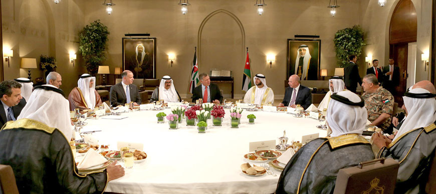 His Majesty King Abdullah meets with Deputy Ruler of Dubai and UAE’s Minister of Finance Sheikh Hamdan Bin Rashid Al Maktoum in Amman on Wednesday (Photo courtesy of Royal Court)