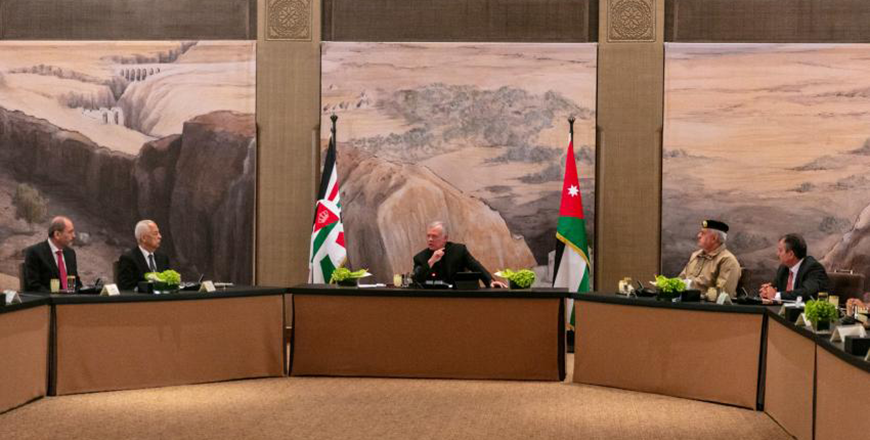His Majesty King Abdullah on Monday, during a meeting at Al Husseiniya Palace with retired army and security chiefs, stresses that there will be no solution to the Palestinian issue at Jordan’s expense, reaffirming that Jordan is a confident nation that draws its strength from its people’s awareness and the readiness of its army and security agencies (Photo courtesy of Royal Court)