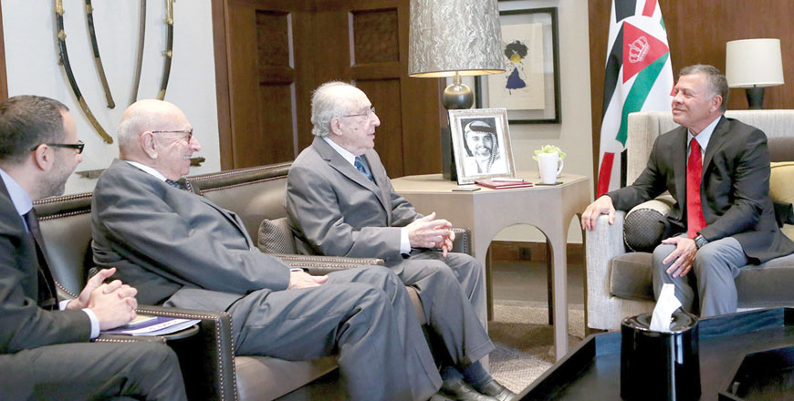 His Majesty King Abdullah meets with delegates from a US-based think tank in Amman on Sunday (Photo courtesy of Royal Court)