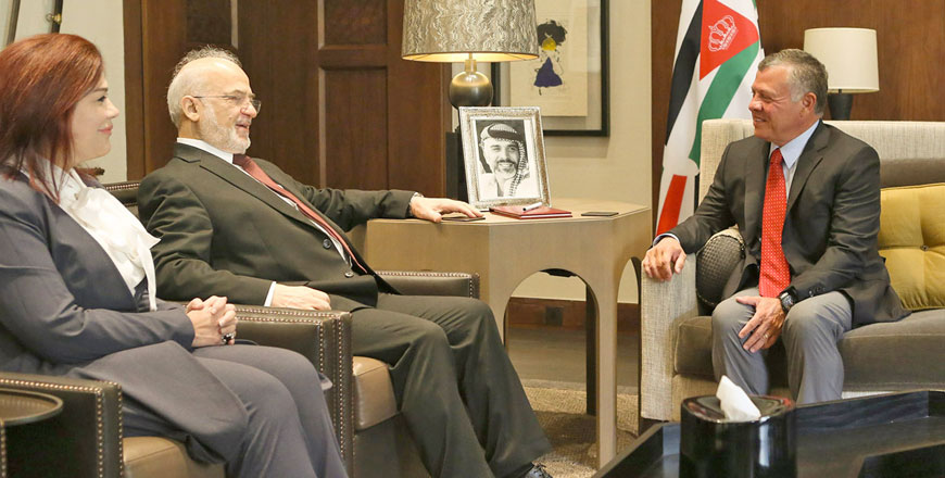 His Majesty King Abdullah meets with Iraqi Foreign Minister Ibrahim Jaafari in Amman on Monday (Photo courtesy of Royal Court)