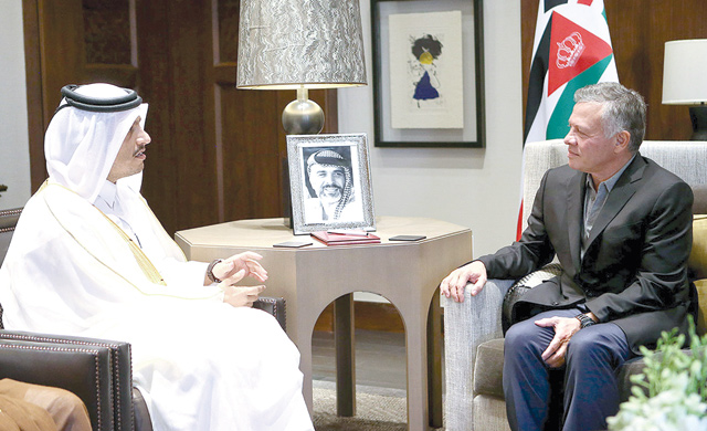 His Majesty King Abdullah receives Qatari Deputy Prime Minister Mohammed Al Thani in Amman on Wednesday (Photo courtesy of Royal Court)