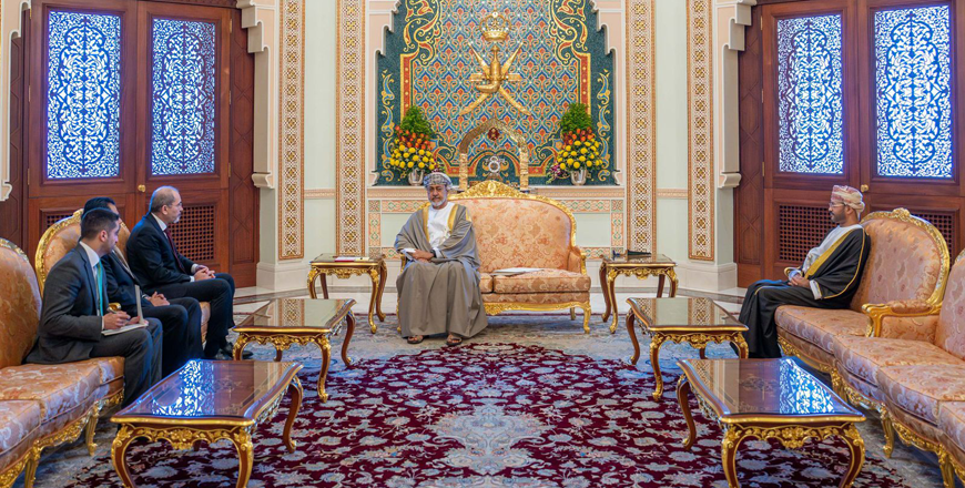 Sultan Haitham Bin Tariq Bin Taimour Al Said of Oman on Wednesday receives Deputy Prime Minister and Foreign Minister Ayman Safadi, who delivered a letter from His Majesty King Abdullah to the sultan (Petra photo)