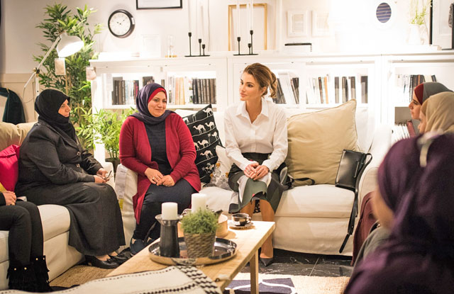  Her Majesty Queen Rania meets with participants in the handicrafts project run by IKEA and JRF on Tuesday (Photo courtesy of Royal Court)