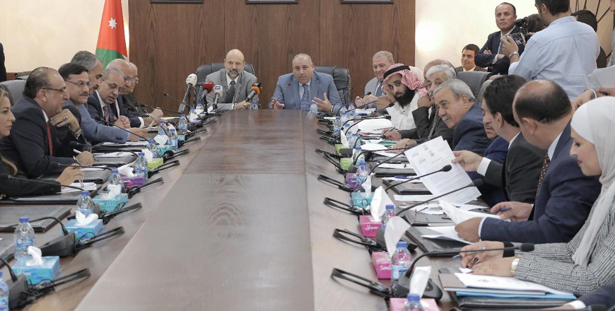 Prime Minister Omar Razzaz  meets with members of the Lower House’s blocs to discuss government’s policy statement and other issues (Photo: Osama Aqarbeh)