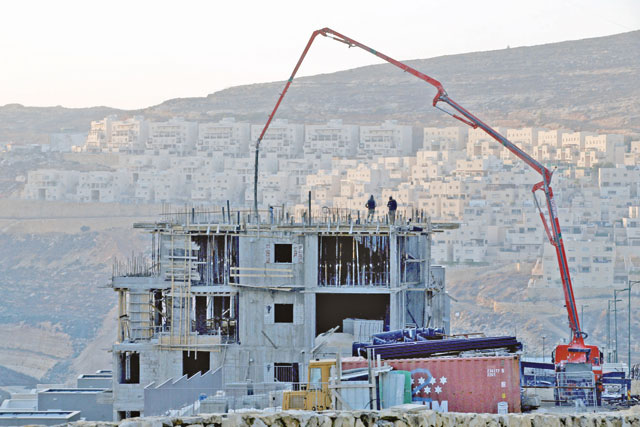 In this photo, a construction site is seen in the Israeli settlement of Givat Zeev, in the occupied West Bank, on December 22, 2016  (Reuters photo)