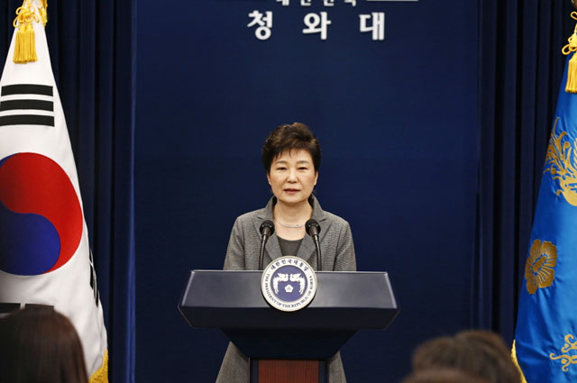 South Korean President Park Geun-hye makes a live televised address in Seoul, South Korea, on Tuesday (AP photo)