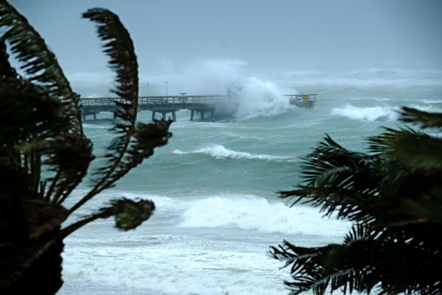 Large waves produced by Hurricane Irma crash into the end of Anglins Fishing Pier on Sunday in Fort Lauderdale, Florida (AFP photo)