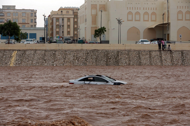 The tropical cyclone Mekunu killed two people in Oman on Friday (AFP photo)