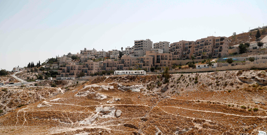 A picture taken on Sunday from Jabel Mukaber, a Palestinian neighbourhood In Israeli-occupied East Jerusalem, shows the Israeli settlement of Nof Zion in the foreground (AFP photo)