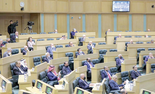 Senators are seen during an Upper House session on Sunday (Petra photo)