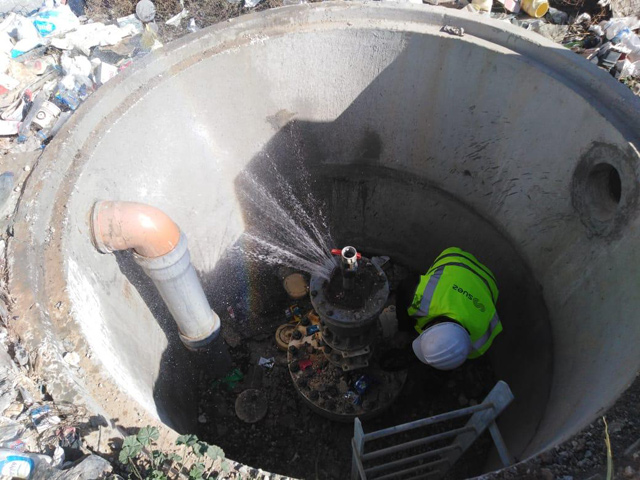   Ministry cadres are working round-the-clock to complete maintenance to avoid a halt in pumping resulting from repeated violations, according to a statement from the Water Ministry (Photo courtesy of Water Ministry)