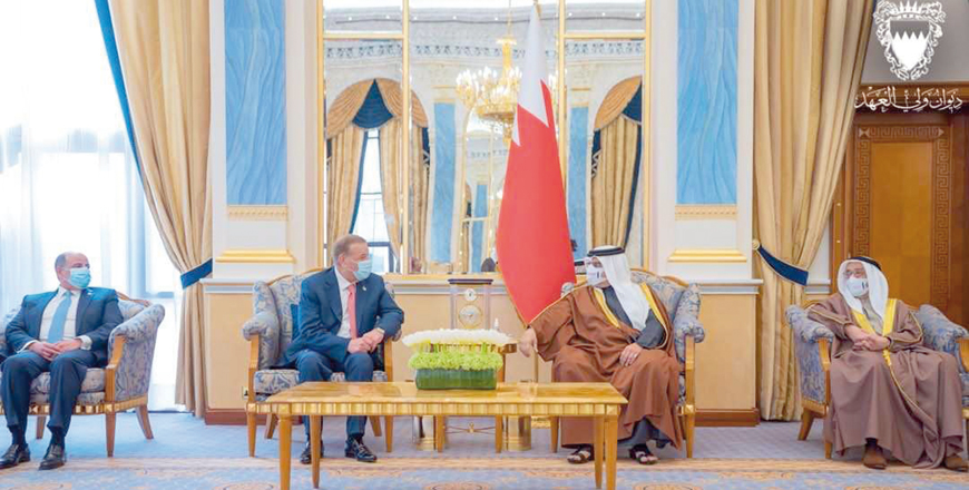 Lower House Speaker Abdulkarim Dughmi on Monday delivered a letter from His Majesty King Abdullah to Bahraini King Hamad Bin Isa, which was received by Bahraini Crown Prince and Prime Minister Salman Bin Hamad (Petra photo)