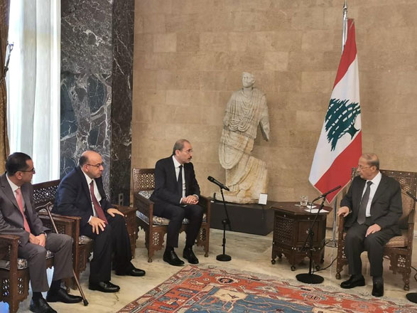 Foreign Minister Ayman Safadi meets with Lebanese President Michel Aoun in Beirut on Tuesday (Photo courtesy of the Foreign Ministry)