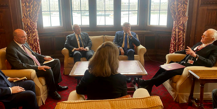 Senate President Faisal Fayez on Thursday meets with Lord Speaker of the House of Lords John McFall in London  (Petra photo)