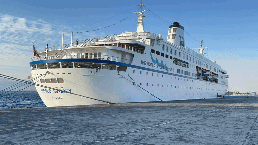 The MS World Odyssey with more than 623 students from various US universities aboard arrived at the Aqaba Port on Tuesday (Petra photo)