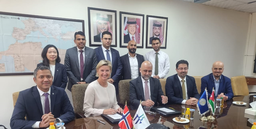 The National Electric Power Company on Thursday signs a 10-year renting ending in ownership contract with BW LNG Group for a floating storage vessel to be stationed in Aqaba, aimed at meeting Jordan’s liquefied natural gas needs and enhancing its energy security (Petra photo)