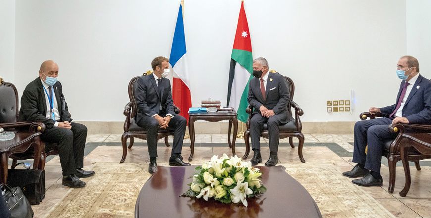 His Majesty King Abdullah meets with French President Emmanuel Macron on the sidelines of the Baghdad Conference for Cooperation and Partnership on Saturday (Photo courtesy of Royal Court)