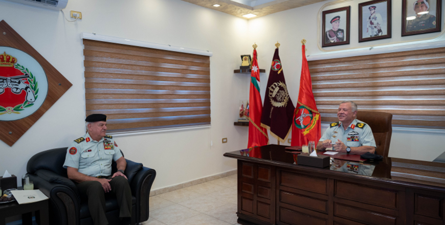 His Majesty King Abdullah, the Supreme Commander of the Jordan Armed Forces-Arab Army, visits the Royal Military Police Command on Monday (Photo courtesy of Royal Court)