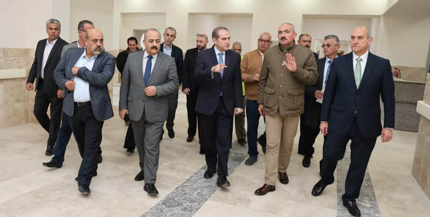 Minister of Health Firas Hawari on Saturday visits the newly constructed Princess Basma Hospital in Irbid to assess the readiness for relocating to the new facility (Petra photo)