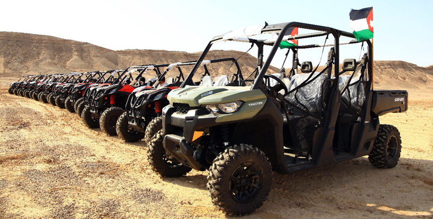 Royal Court Chief Yousef Issawi on Wednesday delivered 13 4x4 electric vehicles to the Wadi Araba Development Company, in implementation of the directives of His Majesty King Abdullah during his visit to the area on January 28 (Petra photo)