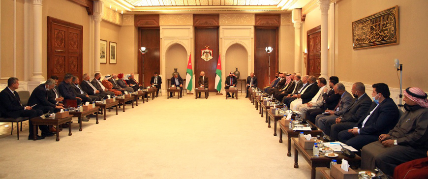 Royal Court Chief Yousef Issawi meets with a number of leading figures, representatives from the Northern Jordan Valley District (Petra photo)