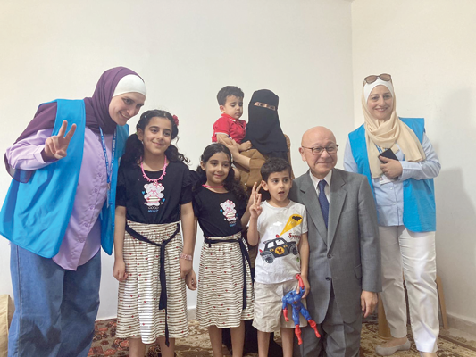 Japan’s Ambassador to Jordan Okuyama Jiro visits a Syrian refugee family in Irbid (Photo courtesy of Japanese embassy)