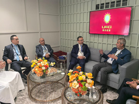  Energy Minister Saleh Kharabsheh, on the sidelines of ADIPEC 2024, discusses opportunities for investment cooperation in the fields of energy storage and clean energy production in Jordan (Petra photo)