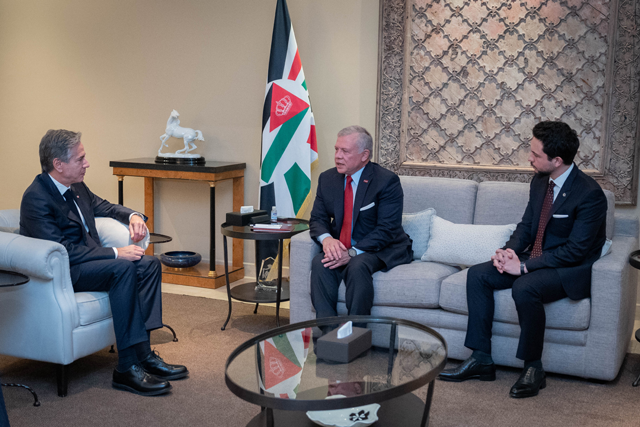 His Majesty King Abdullah, during a meeting with US Secretary of State Antony Blinken attended by His Royal Highness Crown Prince Hussein, stresses the need to stop the war on Gaza and enforce a humanitarian truce to ensure the sustained delivery of relief and medical aid to the Strip (Photo courtesy of the Royal Court)