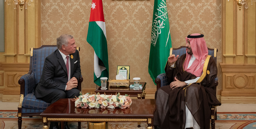 His Majesty King Abdullah meets Saudi Crown Prince Mohammed Bin Salman Bin Abdulaziz Al Saud, the prime minister of Saudi Arabia, on the sidelines of the joint Extraordinary Arab and Islamic Summit in Riyadh (Photo courtesy of Royal Court)
