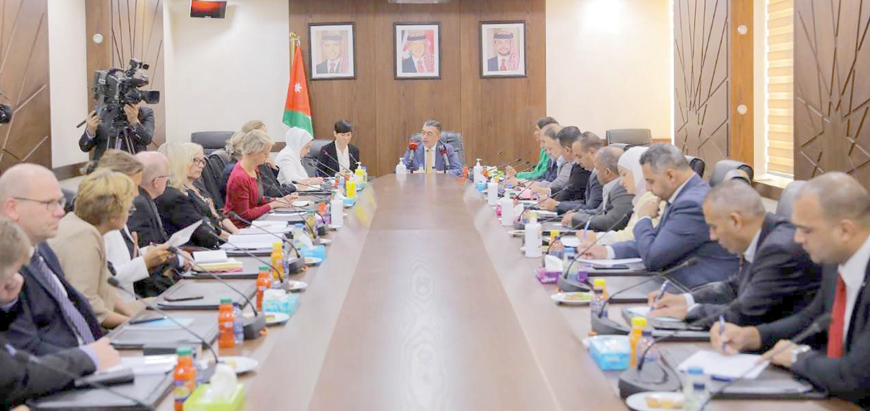 Head of the Lower House Foreign Affairs Committee MP Khaldoun Hina meets with members of the Standing Committee on Foreign Affairs and Defence of the Norwegian Parliament headed by Ine Eriksen Soreide, on Sunday (Petra Photo)