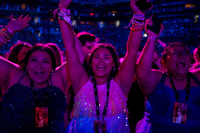 Fans of US singer Taylor Swift cheer during ‘The Eras Tour’ at the Hard Rock stadium in Miami Gardens, Florida, October 18 (AFP photo)