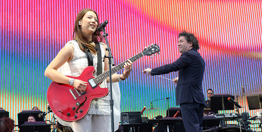 Icelandic singer/songwriter Laufey performs on stage with Venezuelan conductor Gustavo Dudamel and the Los Angeles Philarmonic during the 2025 Coachella Valley Music and Arts Festival at Empire Polo Club on April 12in Indio, California (AFP photo)