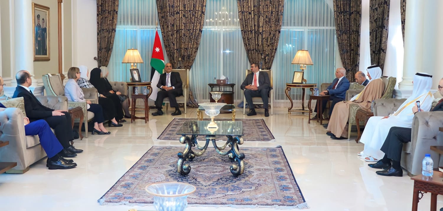 Prime Minister Bisher Khasawneh on Thursday meets with Arab ministers of social affairs participating in the 77th session of the executive office of the Council of Arab Ministers of Social Affairs held in Amman  (Petra photo)