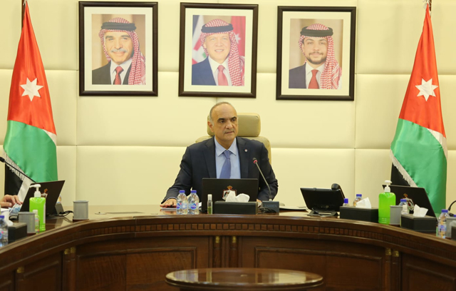 Prime Minister Bisher Khasawneh chairs a Cabinet session on Wednesday (Petra photo)