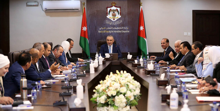 The sectoral team leaders designated to set the executive programme for the Economic Modernisation Vision for 2023-2025 on Thursday discussed the methods of preparing the executive programme as well as the role of the sectoral teams in this process (Petra photo)