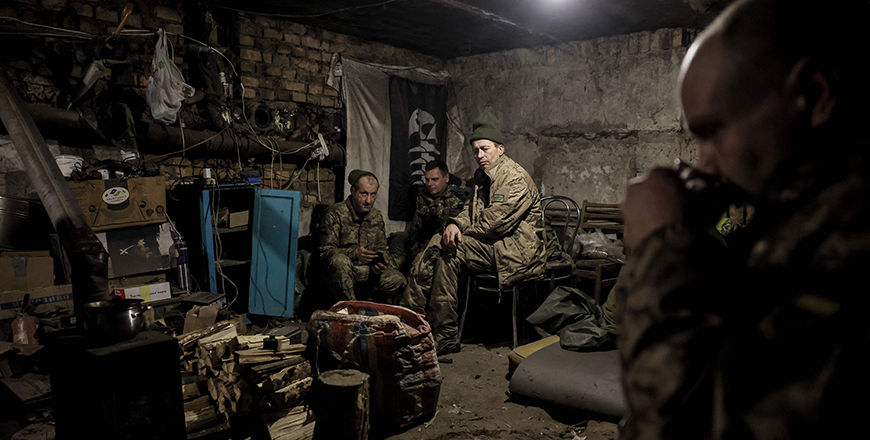 Ukrainian servicemen of the 24th Mechanized Brigade rest in a shelter in Chasiv Yar, Donetsk region on January 2, 2025, amid the Russian invasion of Ukraine (AFP photo)