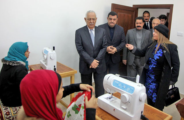 Royal Court Secretary General Yousef Issawi launched several Royal initiative projects in Baqaa refugee camp on Thursday (Petra photo)