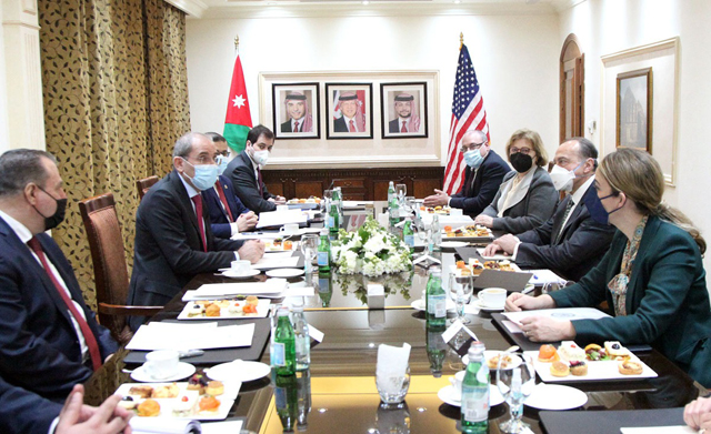 Deputy Prime Minister and Foreign Minister Ayman Safadi meets with US Special Assistant to the President and National Security Council Senior Director for Middle East and North African Affairs Barbara Leaf and Acting Assistant Secretary of State for Near Eastern Affairs Yael Lempert in Amman on Saturday (Photo courtesy of Foreign Ministry)