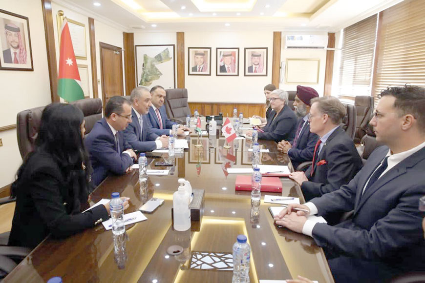Planning and International Cooperation Minister Nasser Shraideh meets with Canadian Minister of International Development Harjit Sajjan on Sunday  (Photo courtesy of Planning Ministry)