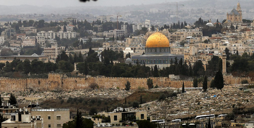 A general view taken on December 9, 2021, from the Mount of Olives shows Jerusalem's Old City with the Dome of the Rock in Al Aqsa Mosque compound (AFP file photo)