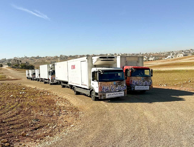 Tkiyet Um Ali (TUA) dispatches its third relief convoy laden with food parcels Gaza last week (Petra photo)