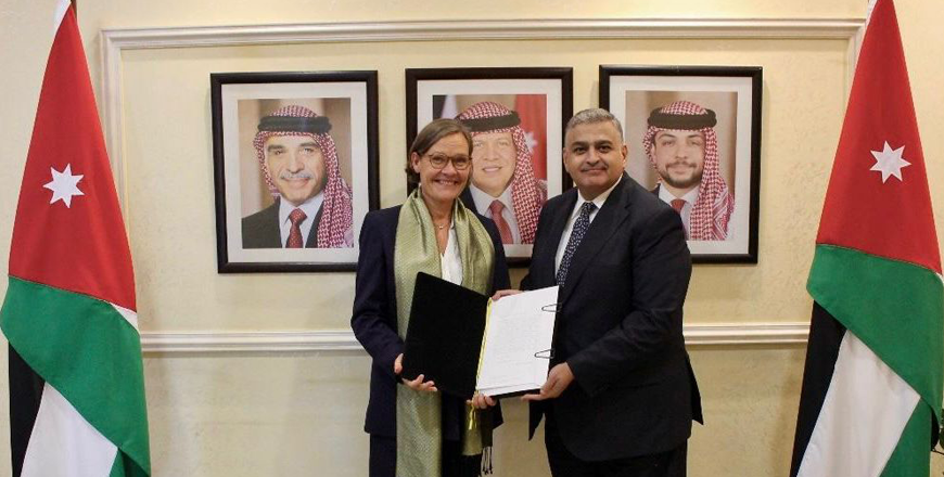 Secretary-General of the Foreign Ministry for Diplomatic and Expatriate Affairs Majid Qatarneh receives on Tuesday a copy of the credentials of Sweden Ambassador Maria Sagrén (Petra photo)
