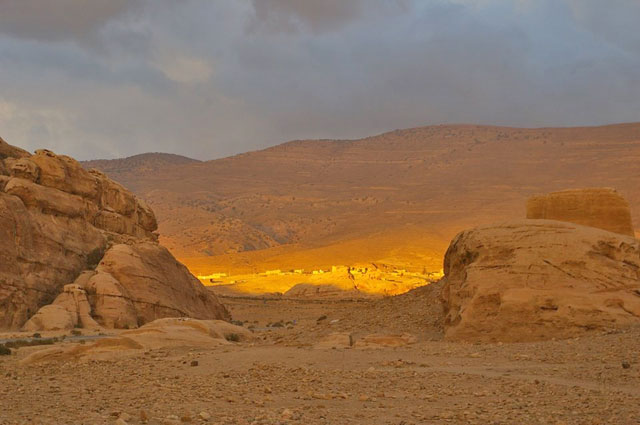 The Shara Mountain seen from the Islamic Beidha archaeological site (Photo courtesy of Micaela Sinibaldi)