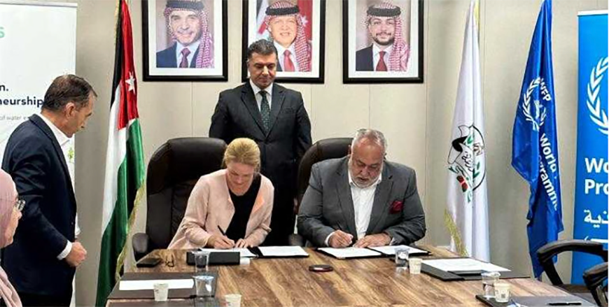 Minister of Agriculture Khalid Hneifat presides over the signing of an agreement during the launch of two projects in line with the national 'No to Food Waste' campaign on Wednesday (Petra photo)