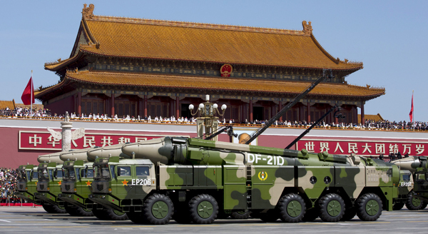 Chinese military vehicles carrying DF-21D anti-ship ballistic missiles, potentially capable of sinking a US Nimitz-class aircraft carrier in a single strike, travel past Tiananmen Gate during a military parade to commemorate the 70th anniversary of the end of World War II in Beijing, in this September 3, 2015 file photo (Reuters photo)