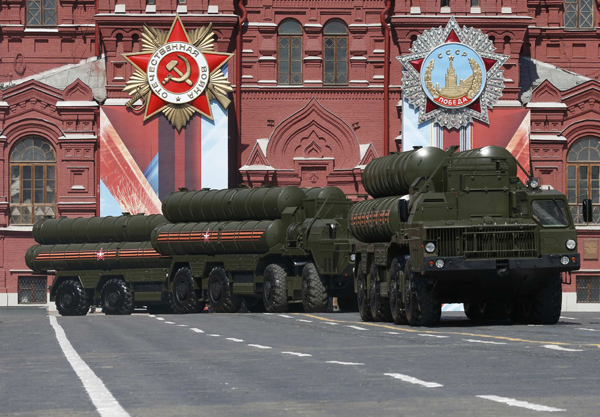 Russian S-400 Triumph medium-range and long-range surface-to-air missile systems are seen during the Victory Day parade at Red Square in Moscow, Russia, on Monday (Reuters photo)